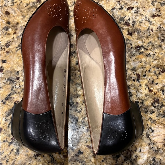 Salvatore Ferragamo Women's Tan Leather Loafers - Picture 6 of 7